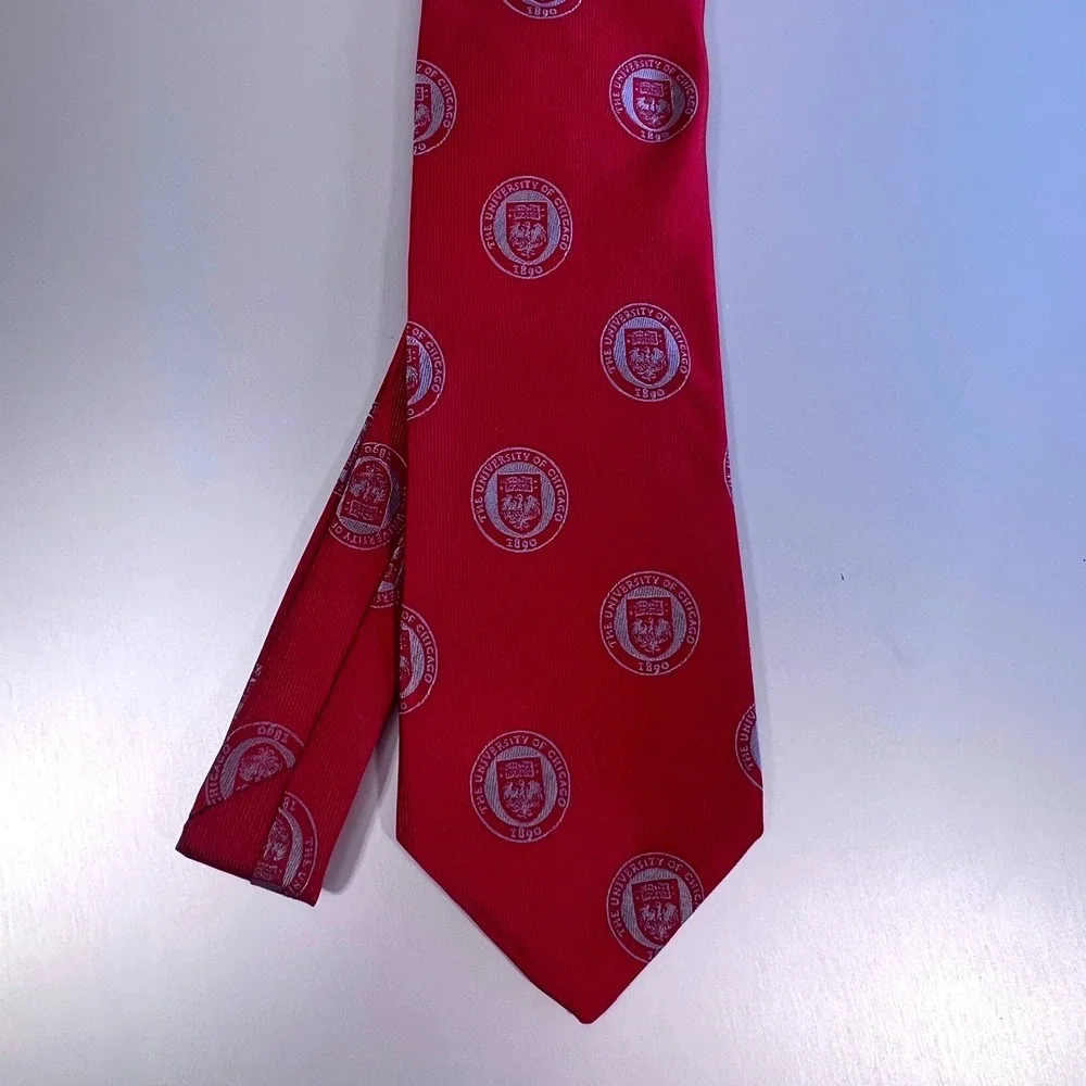 The Jardine Collection University of Chicago Silk Tie Red Crest college wear NEW